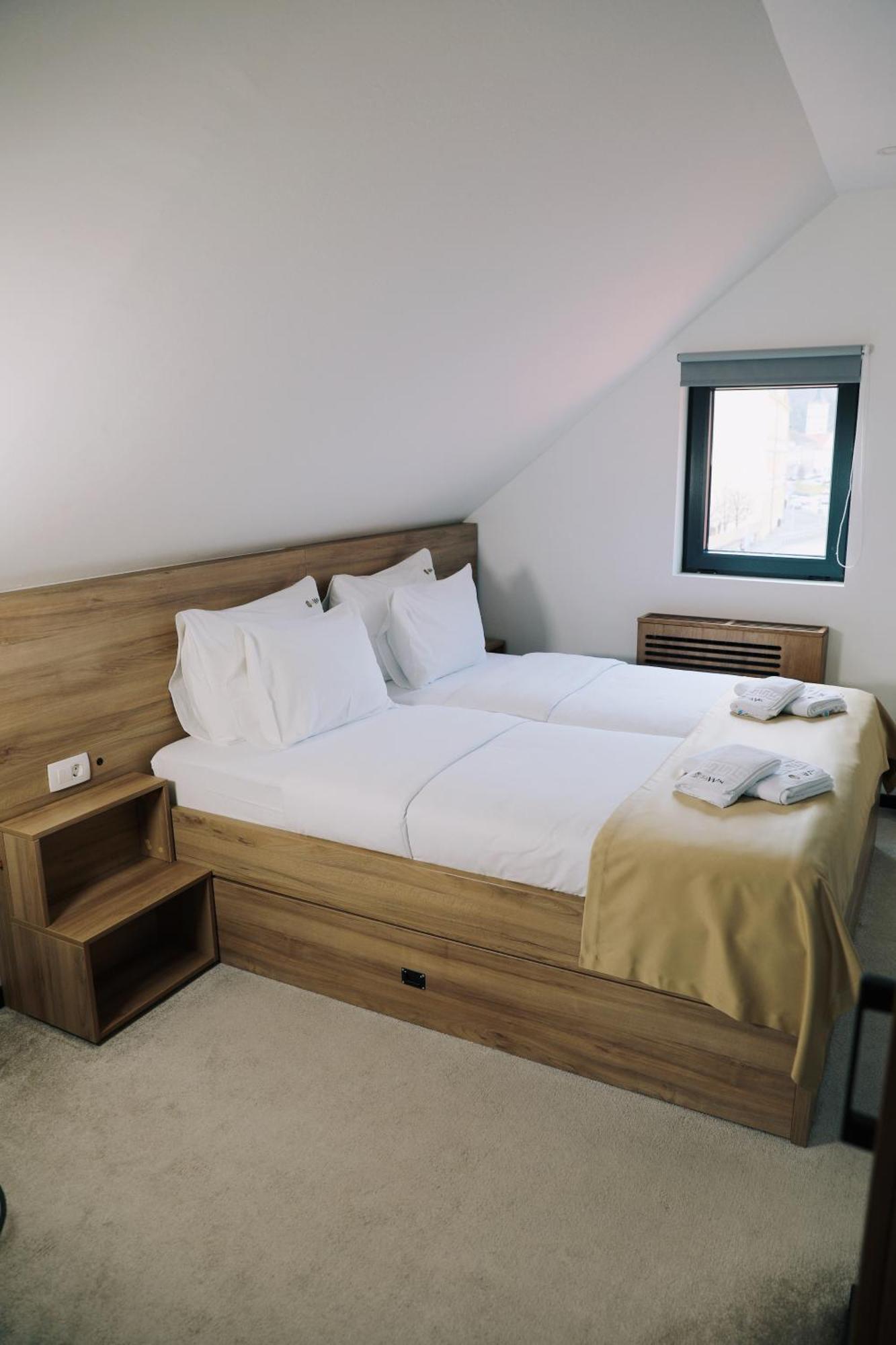 Sax-Win Hotel Pozega Exterior photo
