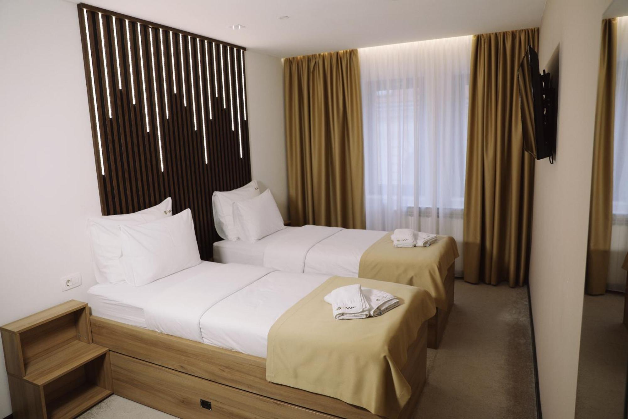 Sax-Win Hotel Pozega Exterior photo